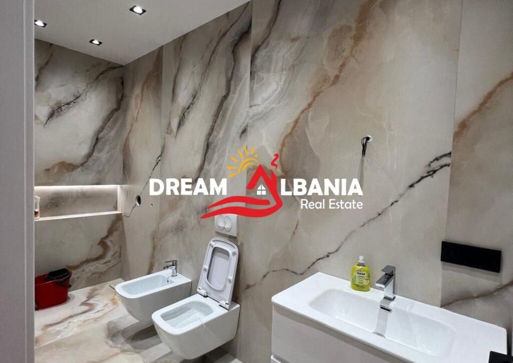 Ufficio Arredato in Affitto vicino all'Hotel Radisson ( 42611572 )
