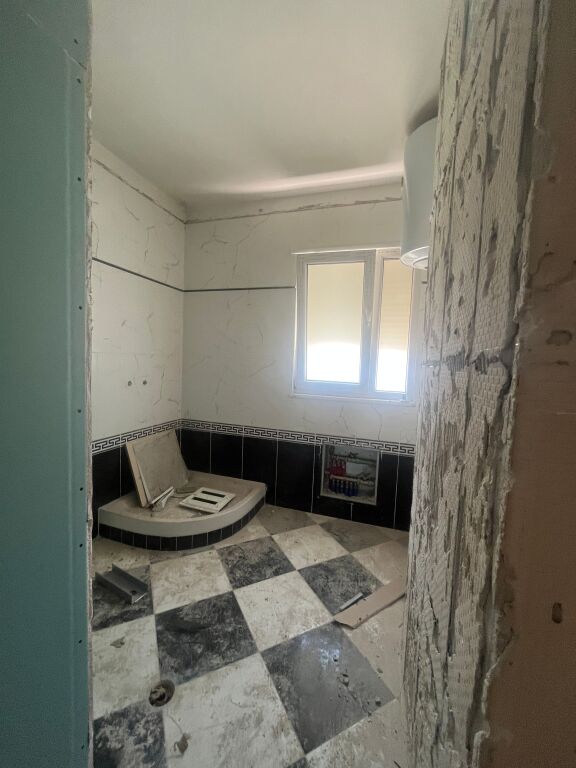 Appartamento Duplex in Vendita – Vicino al Ristorante Fresku, Tirana