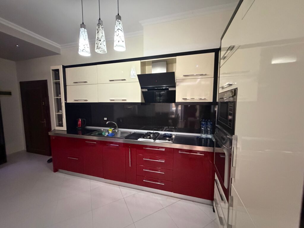 2+1, called bar liqeni i thate, 700 euro