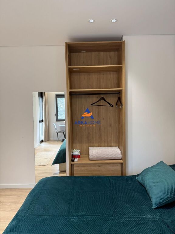 SI AFFITTANO 2 APPARTAMENTI "9 PIANI, CENTRO" 1300 EURO