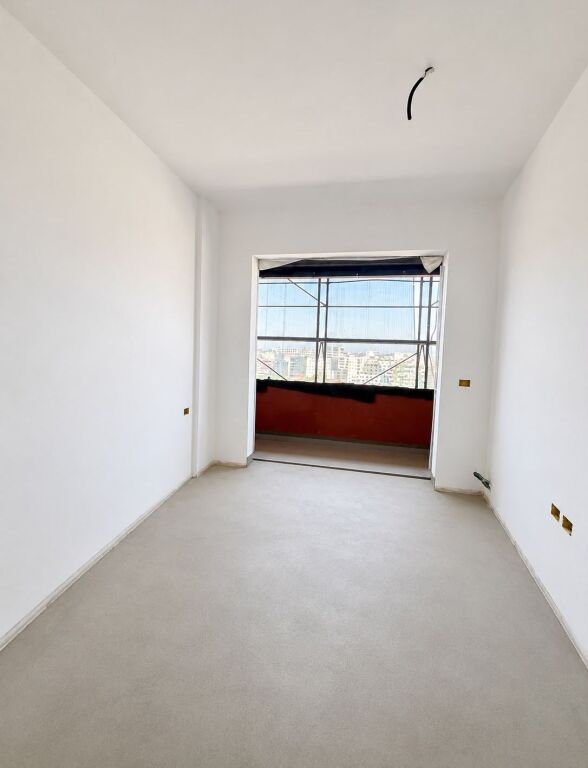 🏡 Shitet Super Apartament – Square 21, Rruga e Kavajës