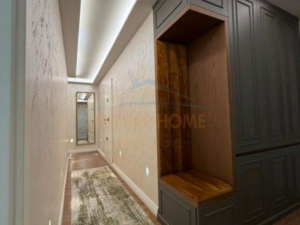 Shitet, Apartament 2+1+2, Blloku Gintash, Laprakë