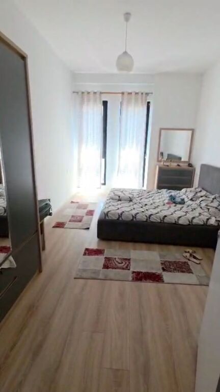 Affittiamo un appartamento 1+1 a Square 21