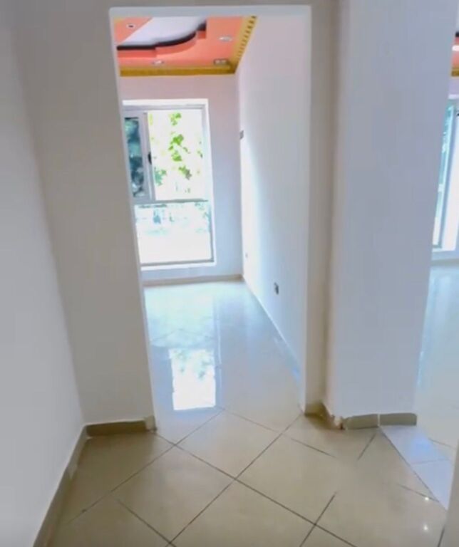 Shitet apartament 2+1 tek Rruga e Durresit!