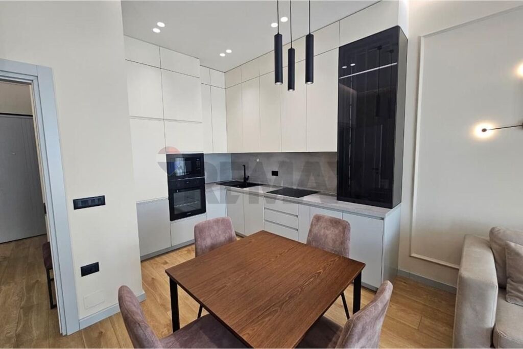 Apartament 1+1 per qira tek Square 21!
