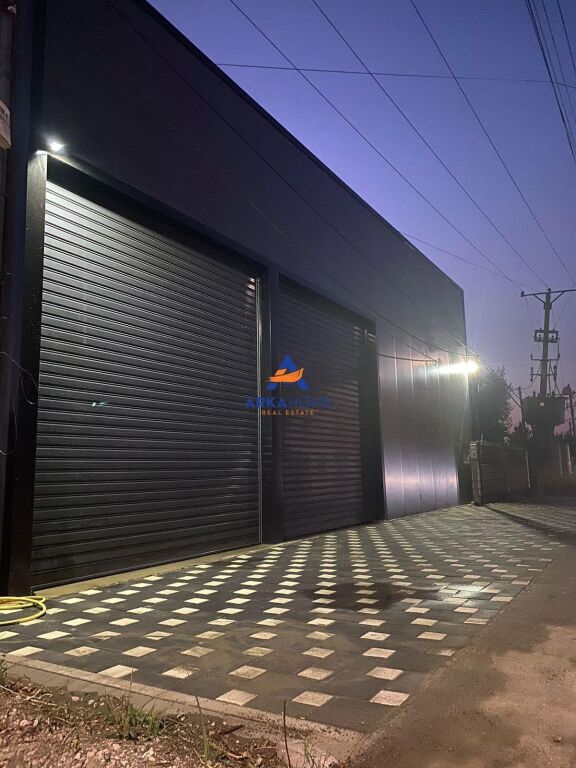 CAPANNONE IN AFFITTO 150M2 "DIETRO QTU" 1100 EURO