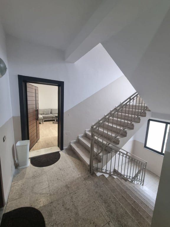 Shitet apartament 1+1 ne Orikum