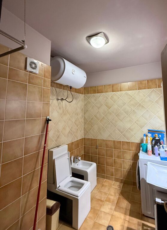 Jepet Me Qera Apartament 2+1+1 Ballkon