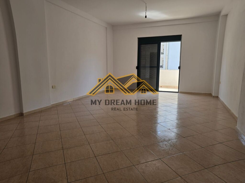 FOR SALE APARTMENT 2+1+ GARAGE IN DURRES BEACH NEAR HOTEL LUBJANA.