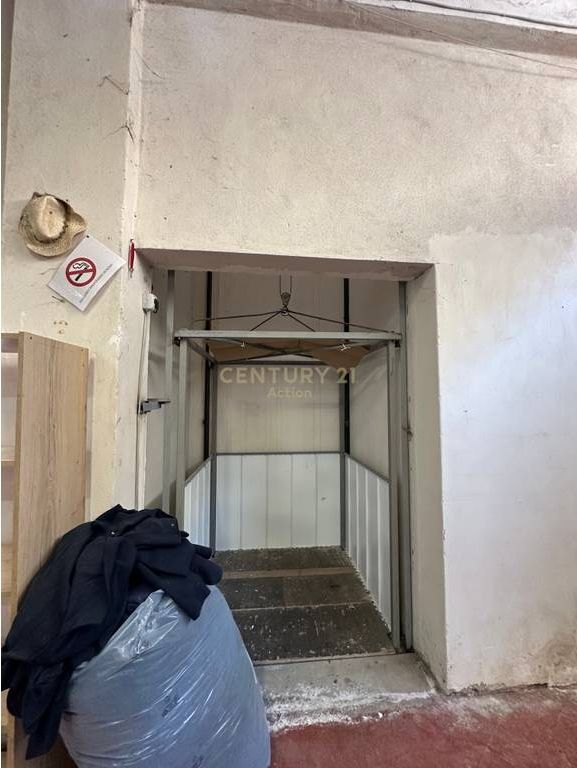 🏭 SHITET GODINË INDUSTRIALE + TRUALL – SHARRË, TIRANË