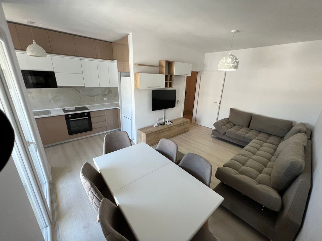 Qera Apartament 2+1 tek 5 Maji