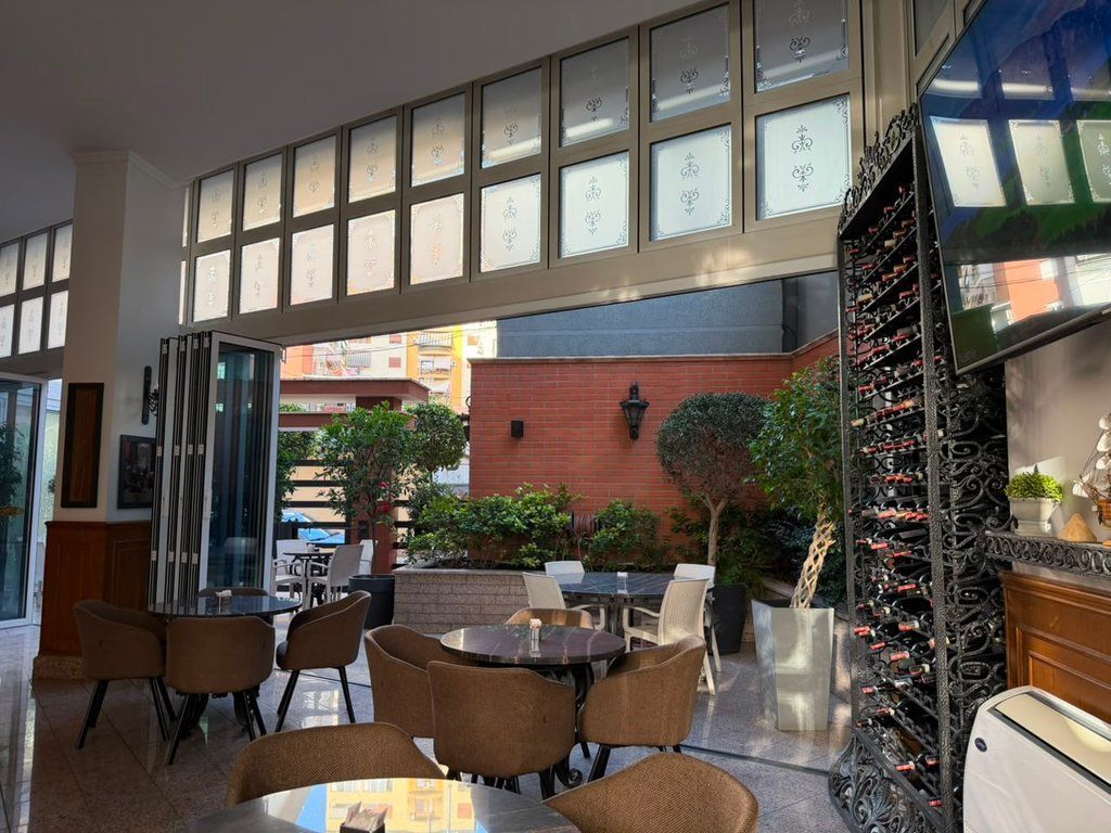For rent, Lounge-Bar, Embassy Block, Tirana.