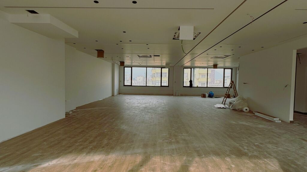 🏢 **Premium Office Space for Rent – Delijorgji Complex**