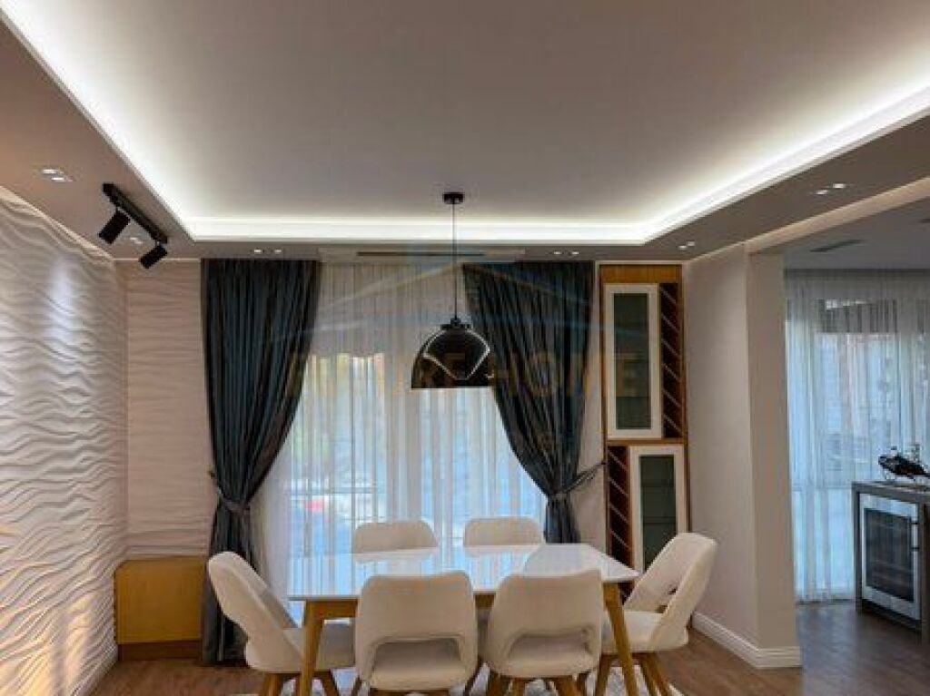 Shitet, Apartament 2+1+2, Blloku Gintash, Laprakë