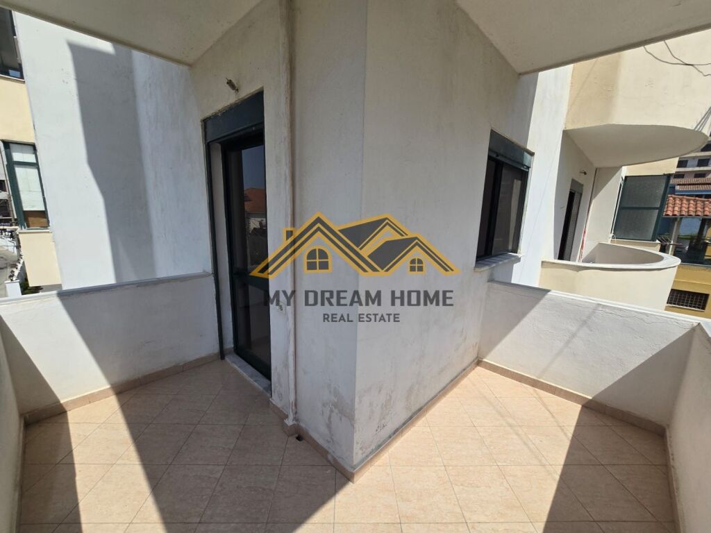 FOR SALE APARTMENT 2+1+ GARAGE IN DURRES BEACH NEAR HOTEL LUBJANA.