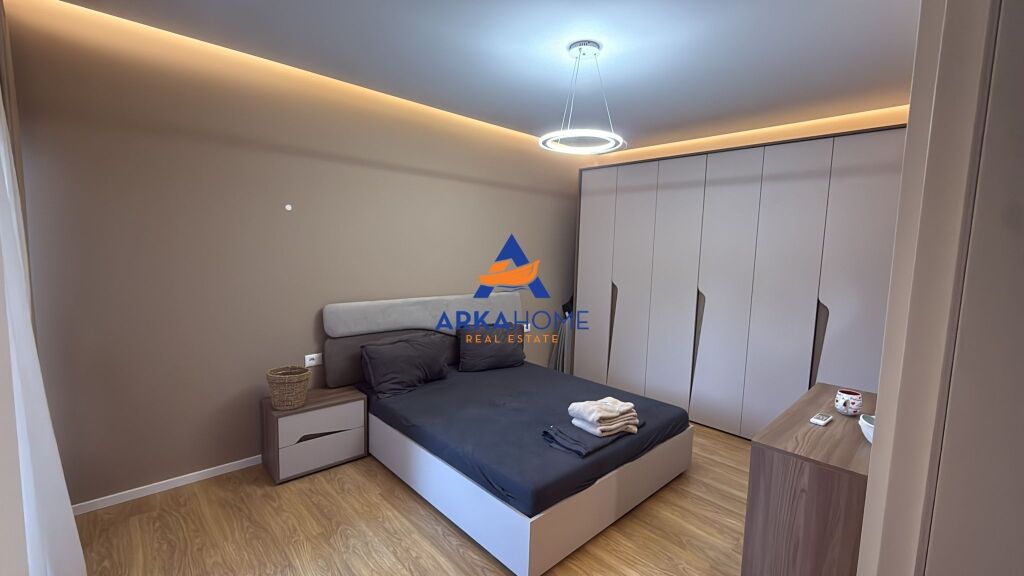 JEPET APARTAMENT 2+1+BALLKON ME QERA "KOPSHTI ZOLOGJIK" 800 EURO