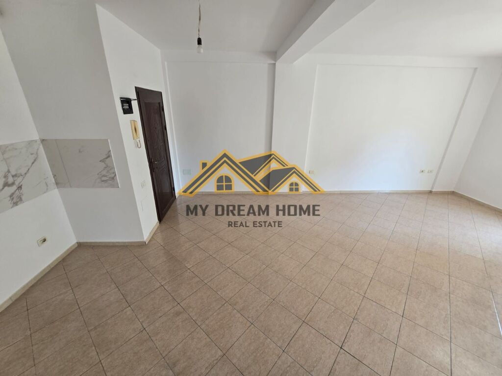 FOR SALE APARTMENT 2+1+ GARAGE IN DURRES BEACH NEAR HOTEL LUBJANA.