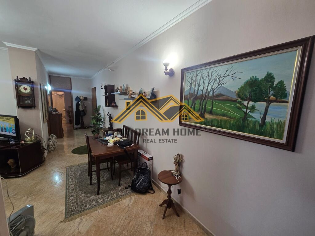 JEPET ME QIRA APARTAMENT 3+1+2 NE QENDER TE DURRESIT