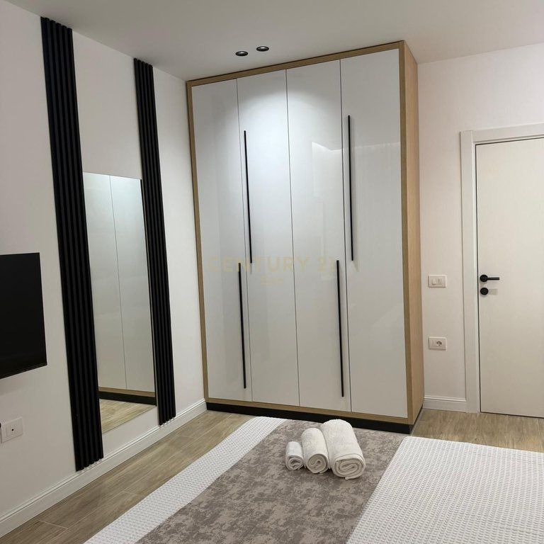 Apartament 1+1 në Malin e Robit, Golem – i ri, i mobiluar dhe gati për banim! 115,000 €