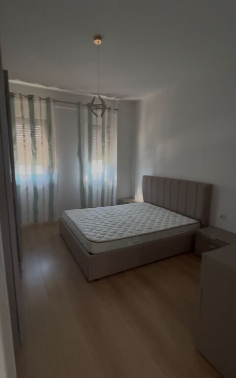 Apartament 1+1 me qera, Astir