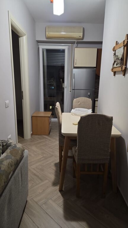 Jepet Me Qera Apartament 1+1+1 Ballkon