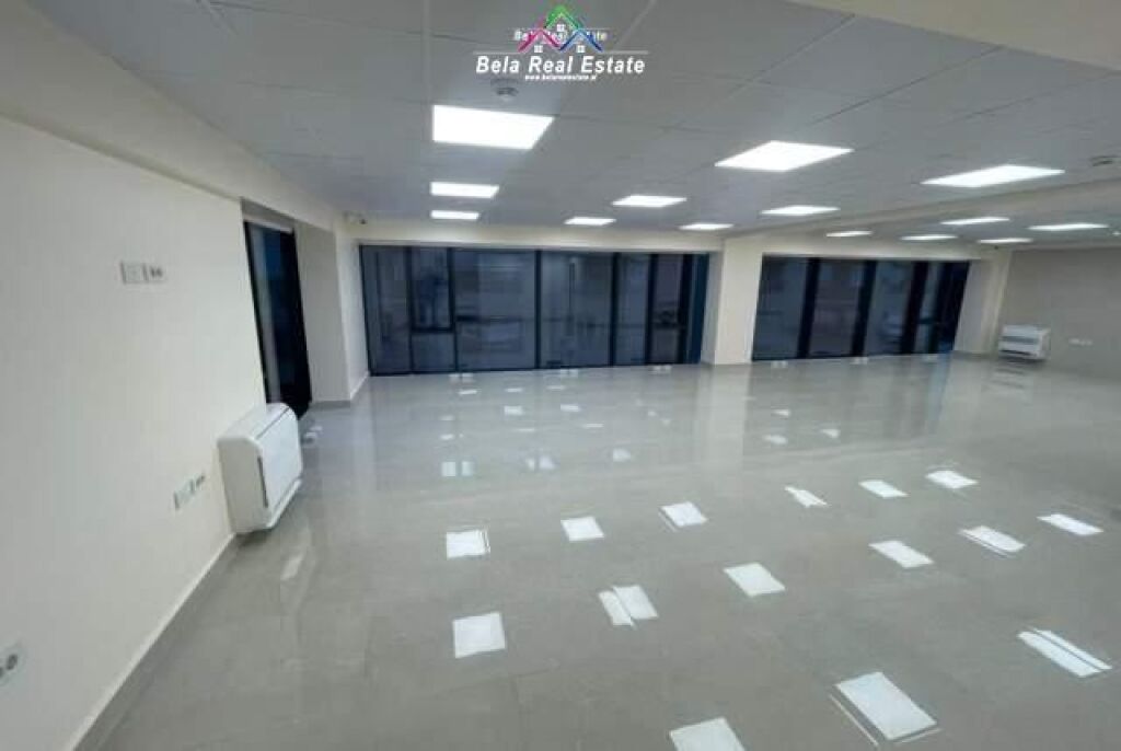 Ufficio in affitto vicino a Via Elbasanit (ID BZ2119) Tirana