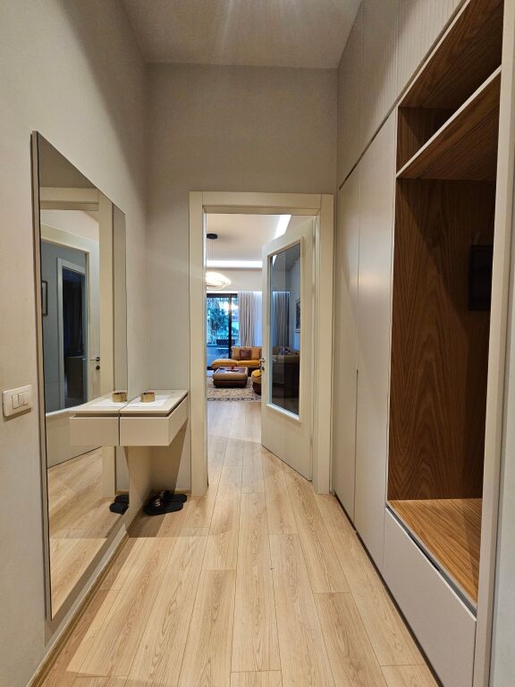 LIQENI THATË Shitet Apartament 3+1+ 2 wc në Rrugën Peti, Tiranë sip. 140 m