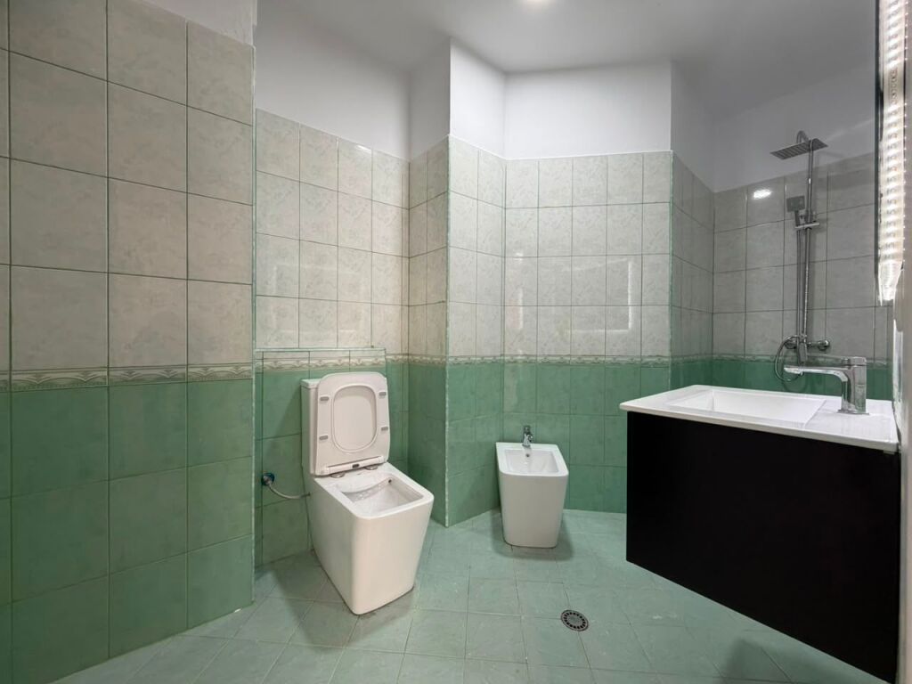 Shitet apartament 1+1 ne Yzberisht!