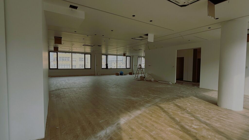 🏢 **Premium Office Space for Rent – Delijorgji Complex**