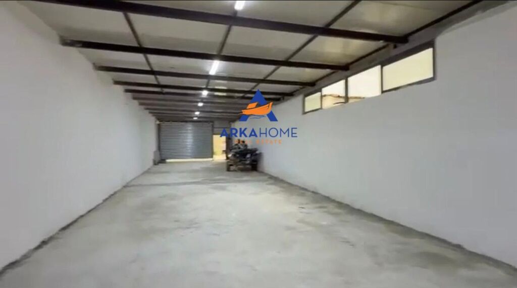 AFFITTASI MAGAZZINO 180M2 "MEZEZ, VICINO A TOP CHANNEL" 1000 EURO
