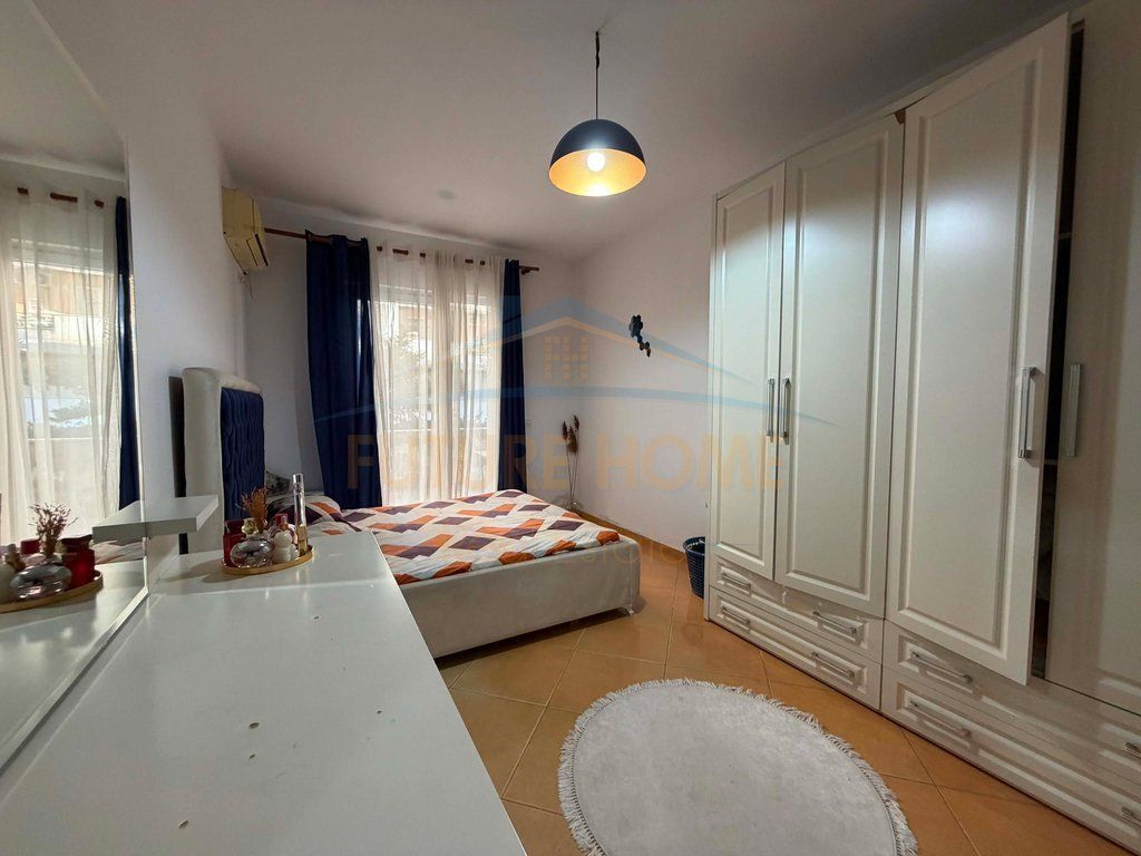Shitet, Apartament 1+1 + Post Parkimi, Unaza e Re