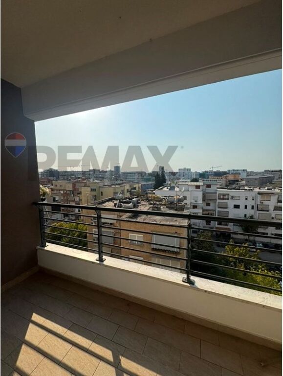 Shitet Apartament 2+1+2 Ish Restorant Durresi