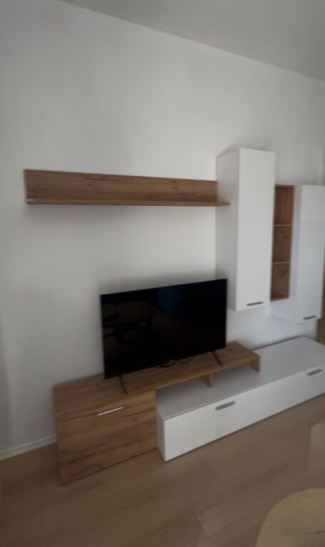 Apartament 1+1 me qera, Astir
