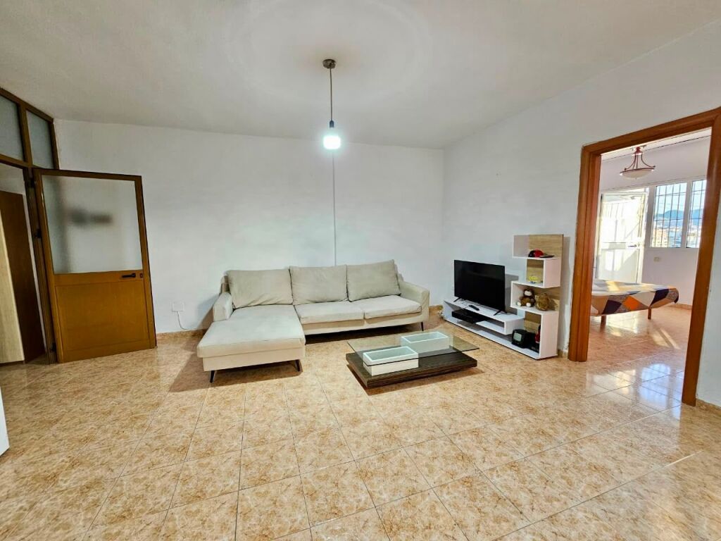 🏡 Appartamento 2+1+2 in affitto  📍 Laprakë, Via Dritan Hoxha (Palazzo Hawaii)  📐  💶 Prezzo: 60.000 lek/mese