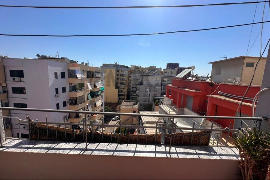 Apartament - Për Qira - Rruga e Kavajës, Tiranë