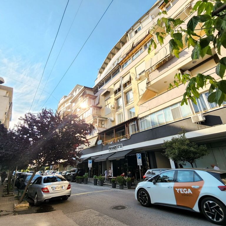 Apartament Lluksoz 2+2 perballe Piceri Pavarotti