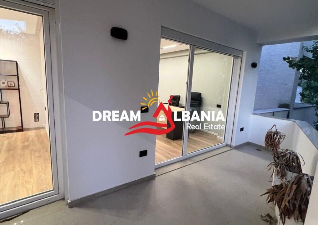 Ufficio Arredato in Affitto vicino all'Hotel Radisson ( 42611572 )