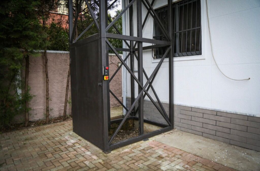 BUSINESS PREMISES
