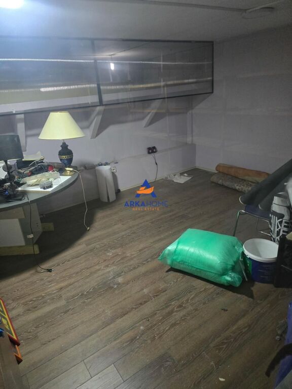 LOCALE IN AFFITTO 190M2 "LAGO ASCIUTTO" 750 EURO