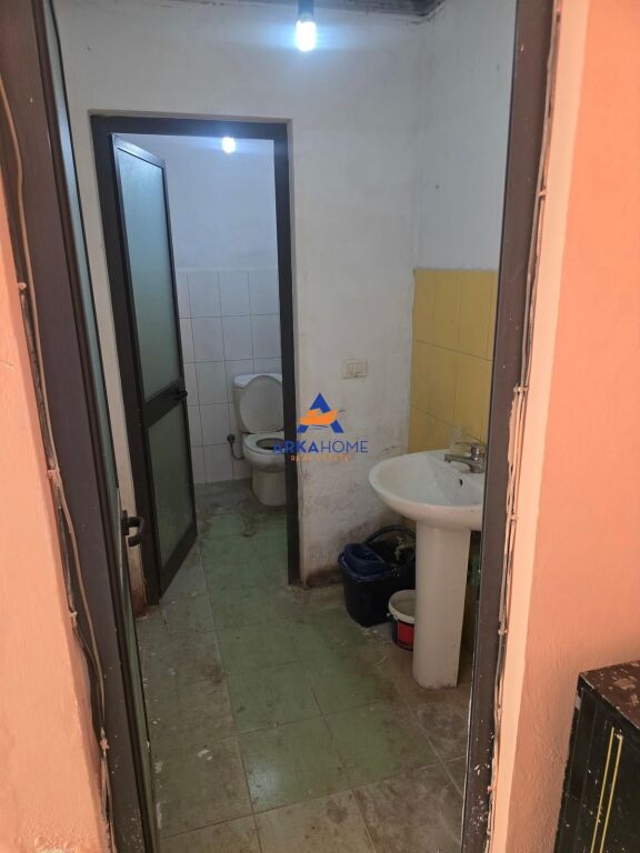 LOCALE IN AFFITTO 190M2 "LAGO ASCIUTTO" 750 EURO
