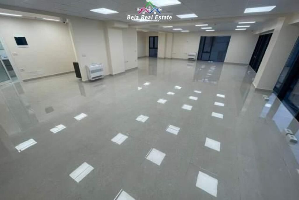 Ufficio in affitto vicino a Via Elbasanit (ID BZ2119) Tirana