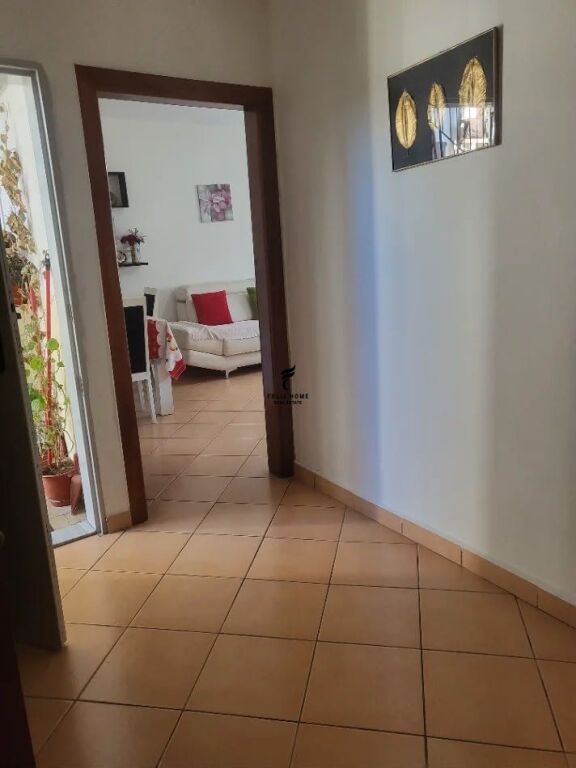 SHITET APARTAMENT 1+1 ISH PARKU AUTOBUZAVE 129.000 EURO FH-84620