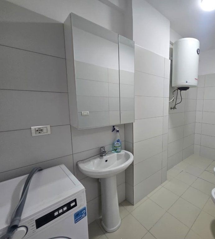 APARTAMENT ME QIRA 2+1+2T+P NE ZONEN E 5 MAJIT