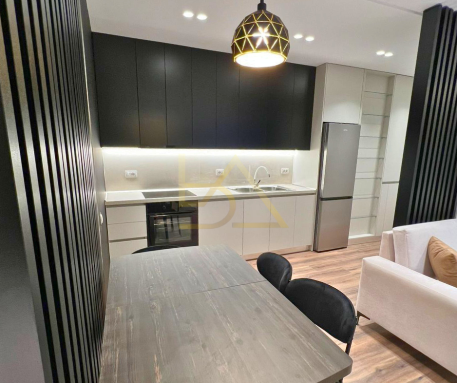 Appartamento 2+1 in Affitto – Ex Campo di Aviazione, vicino a Malbor Cafe, Tirana