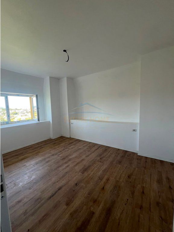 Shitet, Apartament 2+1, Rezidenca Lake Land, Farke