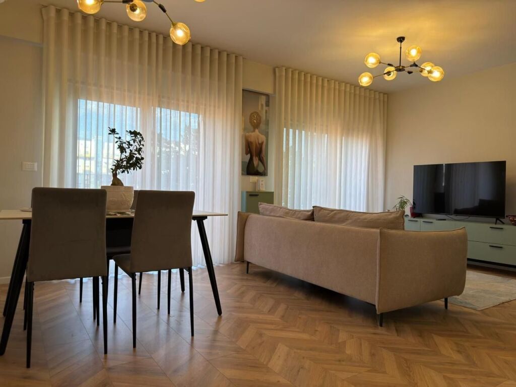 Apartament 1+1 ne shitje , Rr Kavajes