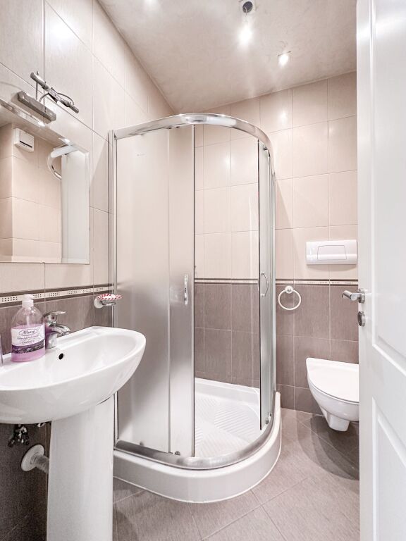 Apartament Lluksoz 2+2 perballe Piceri Pavarotti
