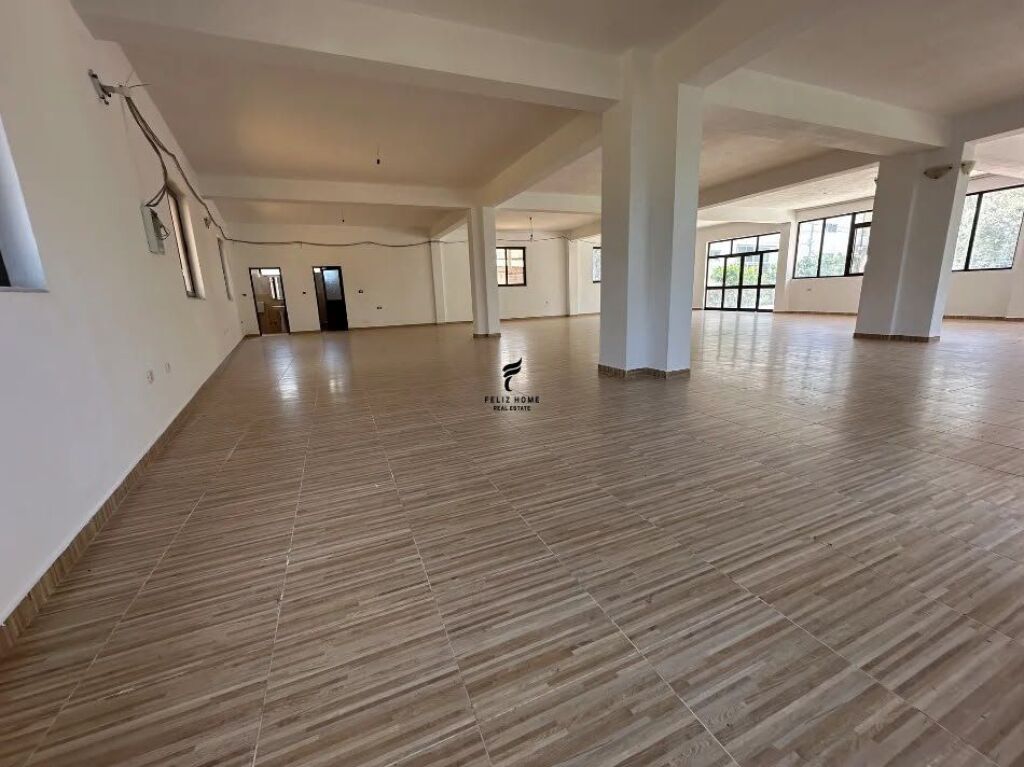 WAREHOUSES FOR RENT 220 M2 TEG 1,000 EURO FH-84547