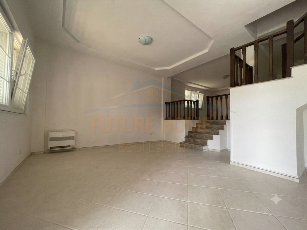 Affitto, Villa su 4 Piani  Piscina, Akacia Hills