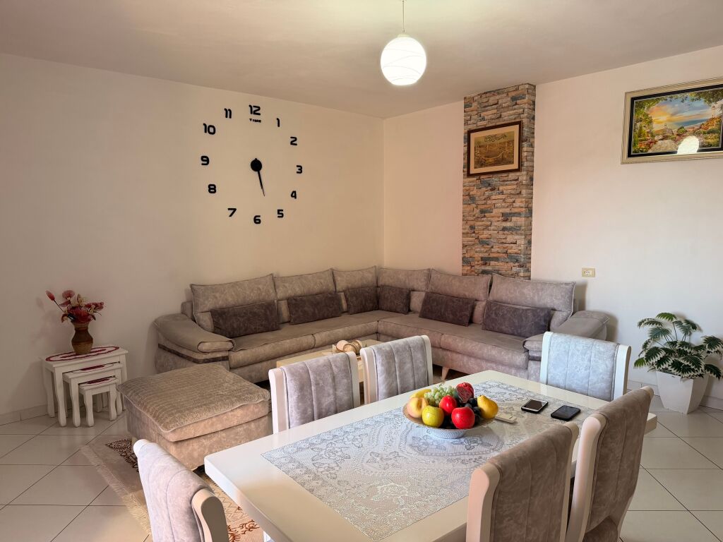 Bellissimo appartamento 2+1+2 all'ultimo piano con balcone e vista mozzafiato